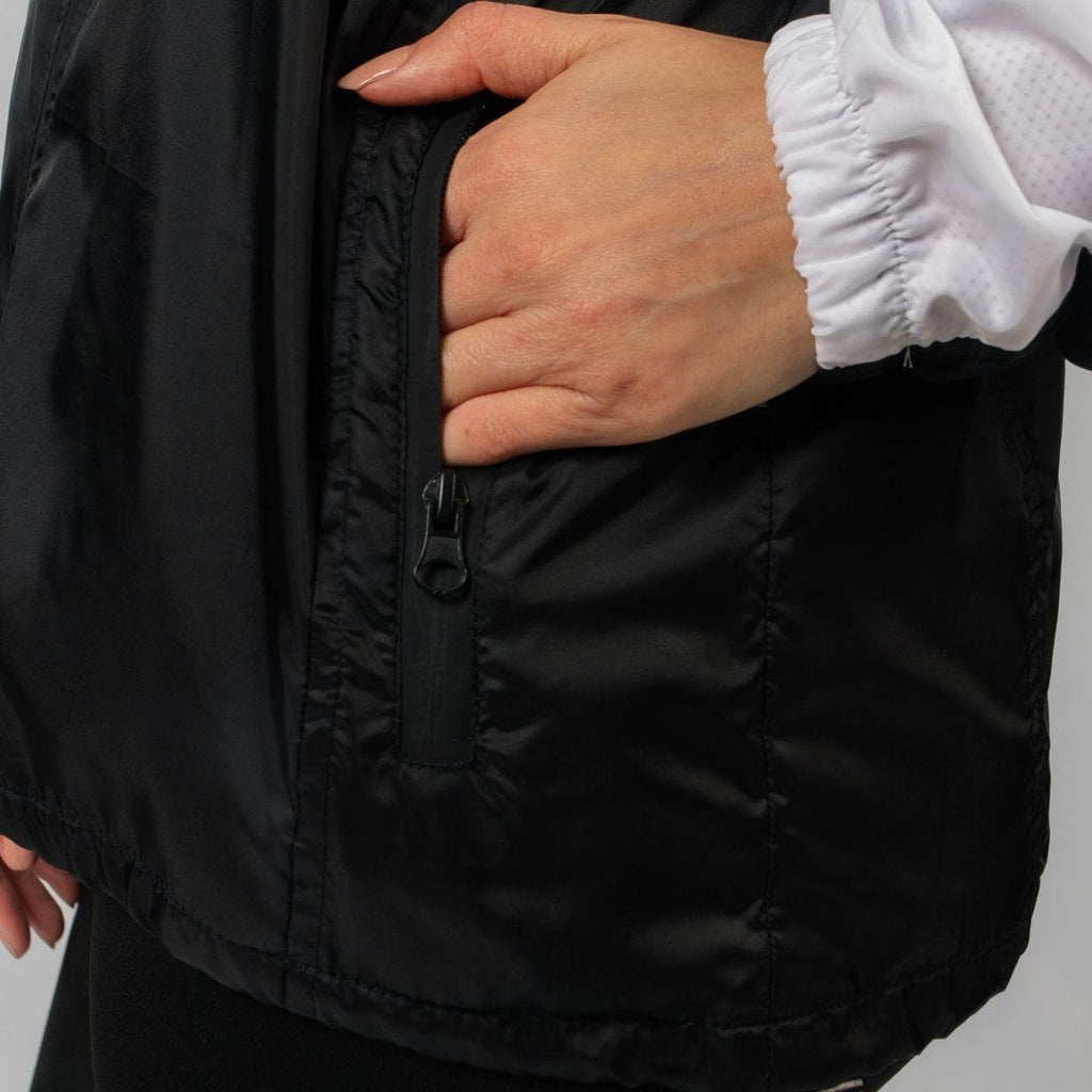 https://static.santosstore.com.br/produtos/jaqueta-corta-vento-santos-oficial-feminina/28/496-316E-028/496-316E-028_zoom6.jpg