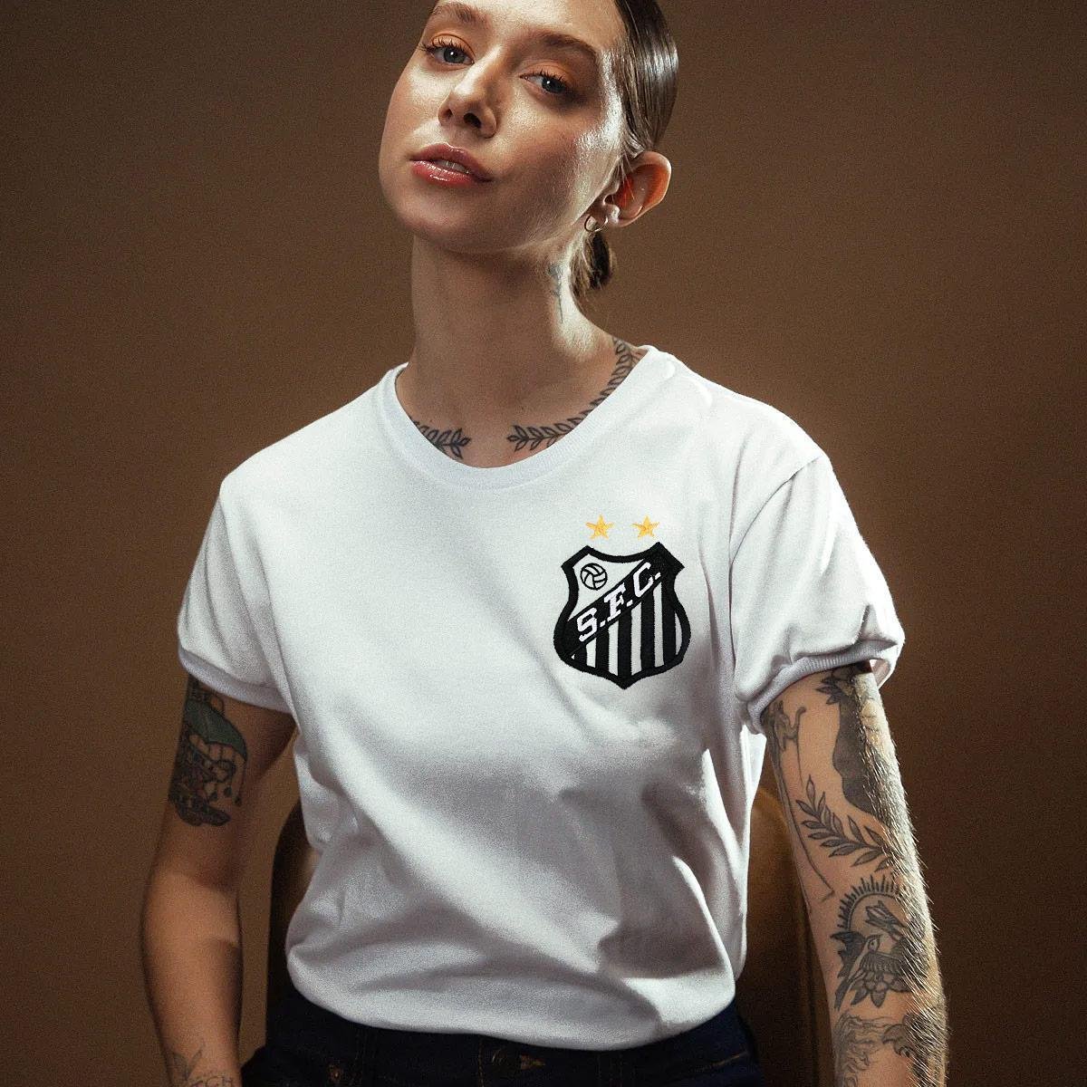 https://static.santosstore.com.br/produtos/camisa-santos-retro-1969-milesimo-gol-pele-feminina/14/514-0064-014/514-0064-014_zoom1.jpg