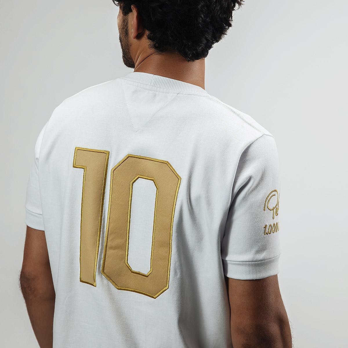 https://static.santosstore.com.br/produtos/camisa-santos-pele-retro-mil-gols-edicao-limitada-masculina/14/AJM-0592-014/AJM-0592-014_zoom2.jpg