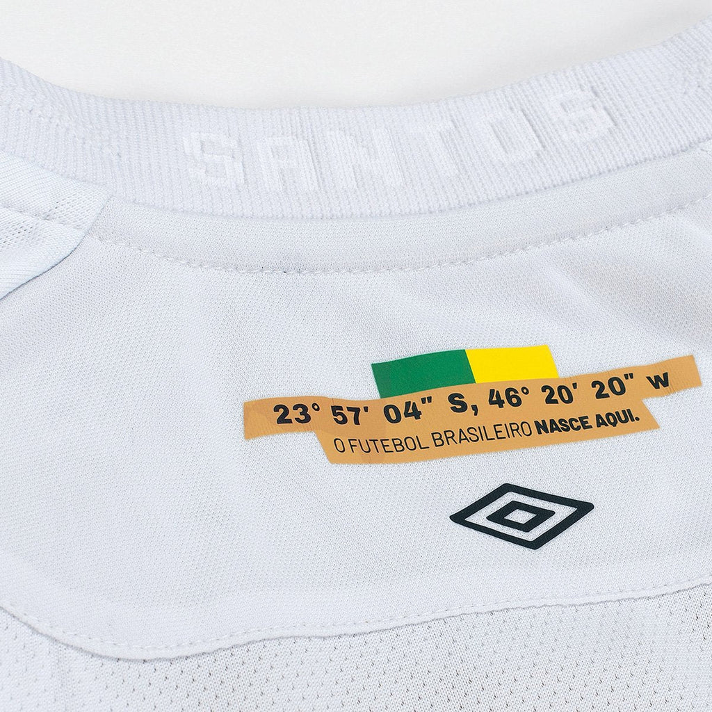 https://static.santosstore.com.br/produtos/camisa-santos-i-2627-sn-jogador-umbro-masculina/32/SID-010Z-032/SID-010Z-032_zoom5.jpg