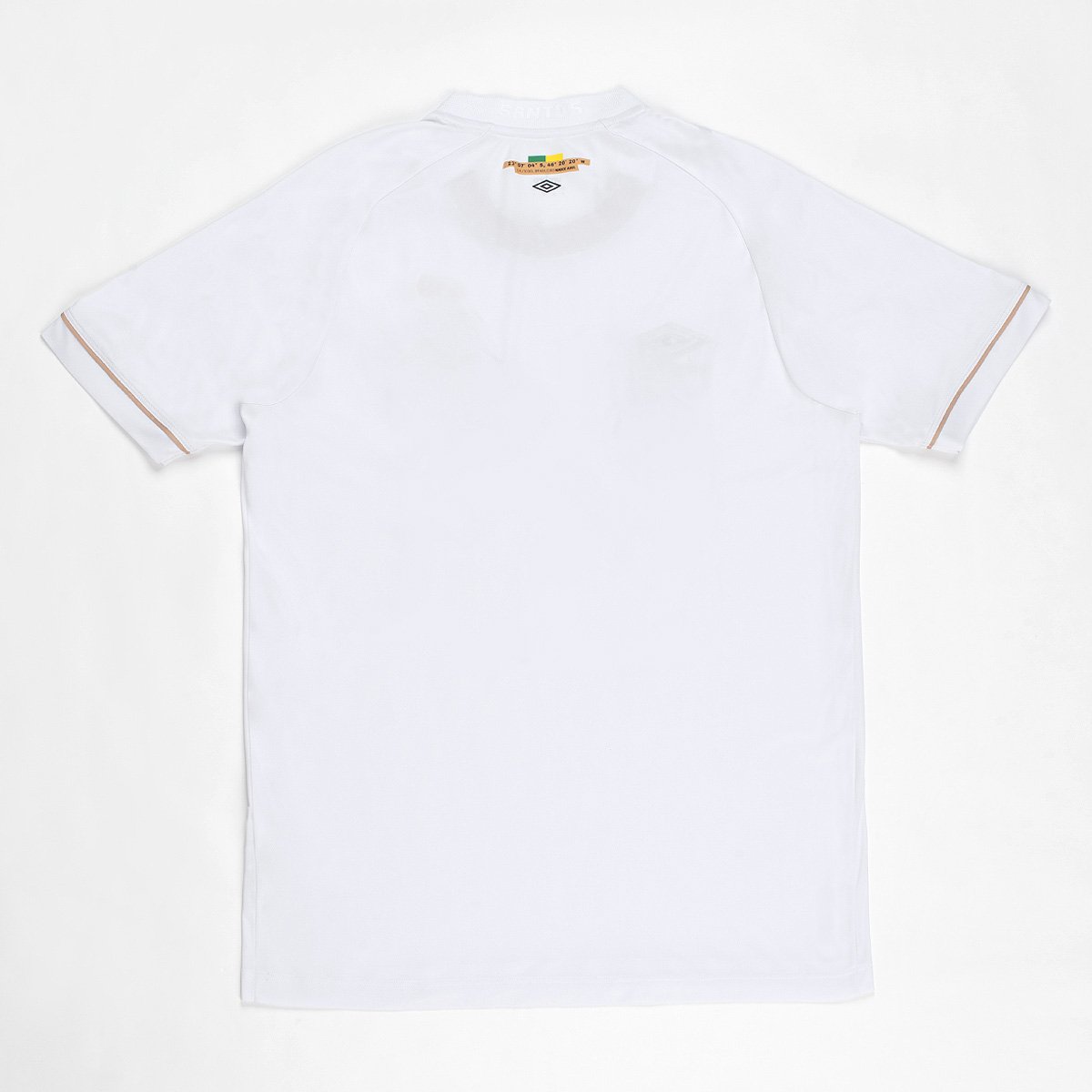 https://static.santosstore.com.br/produtos/camisa-santos-i-2627-sn-torcedor-umbro-masculina/32/SID-0111-032/SID-0111-032_zoom2.jpg