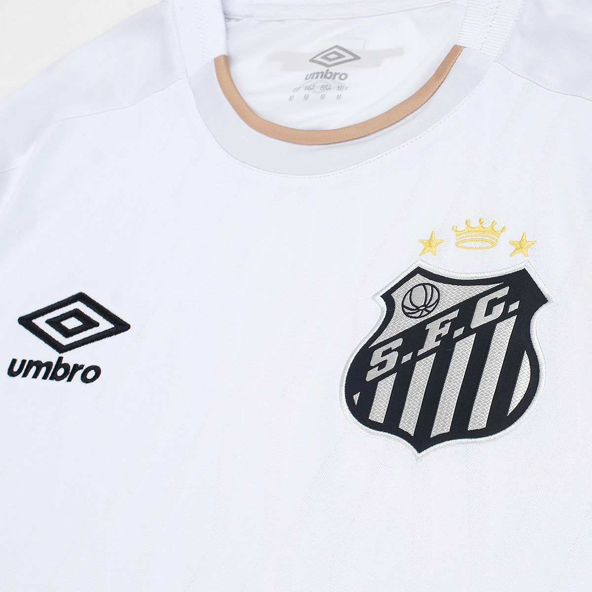 https://static.santosstore.com.br/produtos/camisa-manga-longa-santos-i-2627-sn-torcedor-umbro-masculina/32/SID-0117-032/SID-0117-032_zoom3.jpg