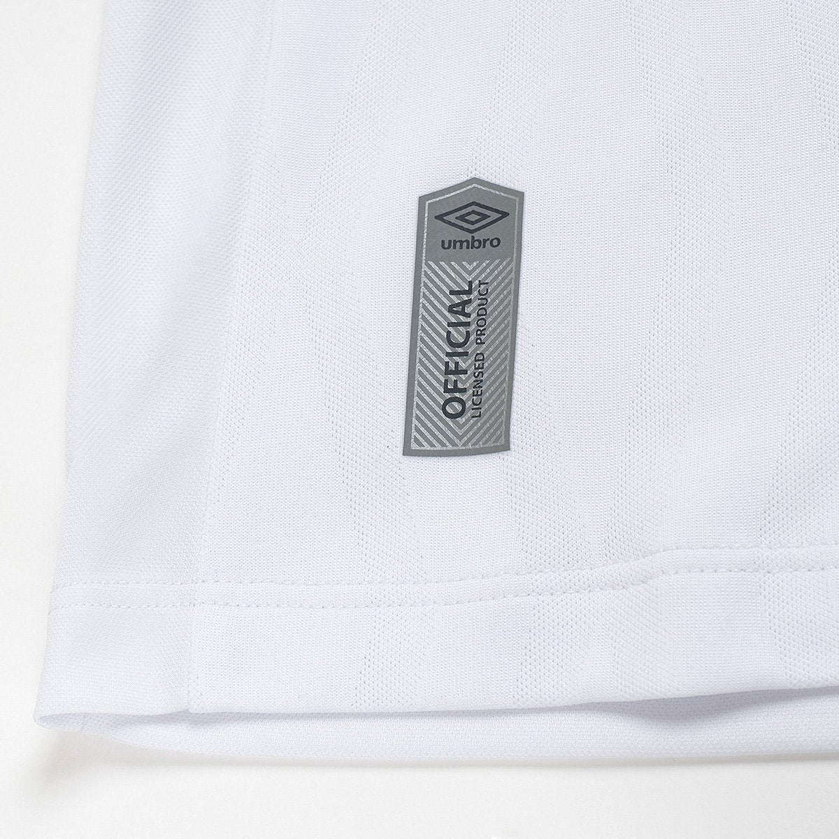 https://static.santosstore.com.br/produtos/camisa-manga-longa-santos-i-2627-sn-torcedor-umbro-masculina/32/SID-0117-032/SID-0117-032_zoom5.jpg