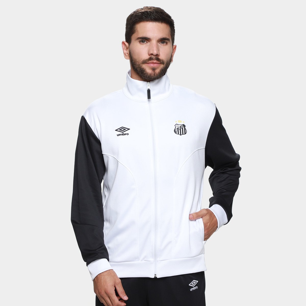 https://static.santosstore.com.br/produtos/jaqueta-santos-2627-viagem-umbro-masculina/28/SID-011K-028/SID-011K-028_zoom1.jpg